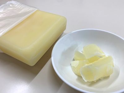 現在診療所で使っているサラシミツロウ